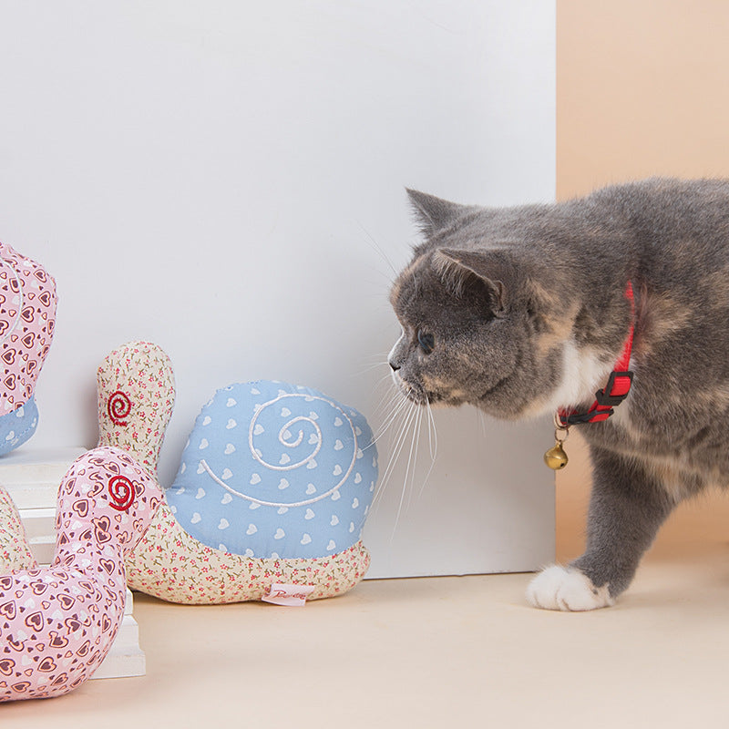 Unleash Playtime with the Gnaw Interactive Printed Snail Pet Toy!